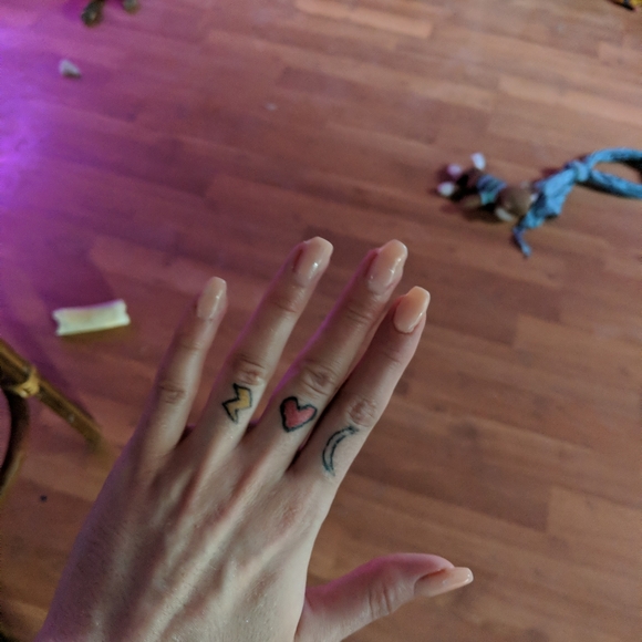 Nail manicures - Picture 4 of 6